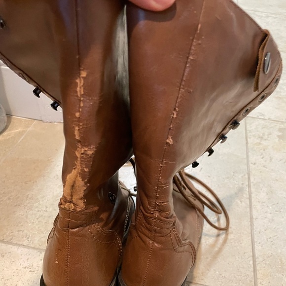 Lace up brown boots - Picture 7 of 8